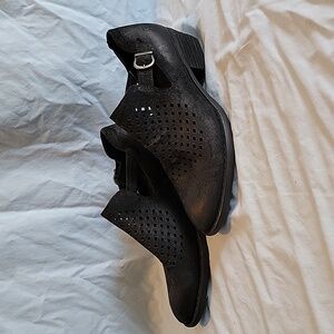 Women's BORN leather size 12 boots